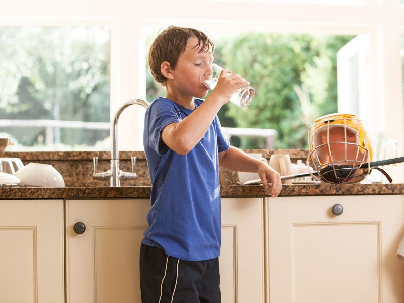 Boy_drinking_water (6)